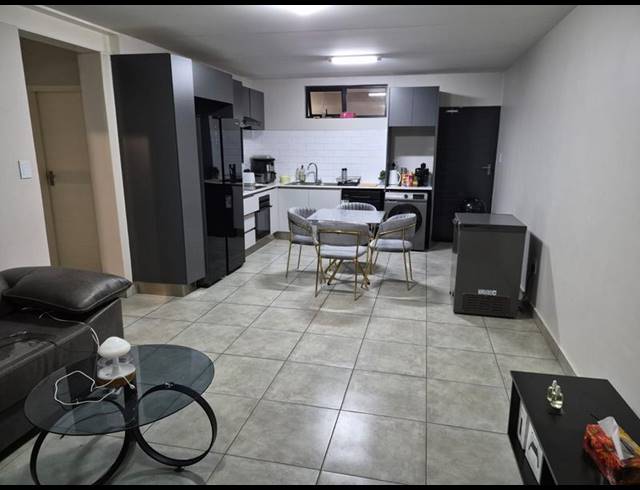 2 BEDROOM APARTMENT FOR SALE IN RASLOUW